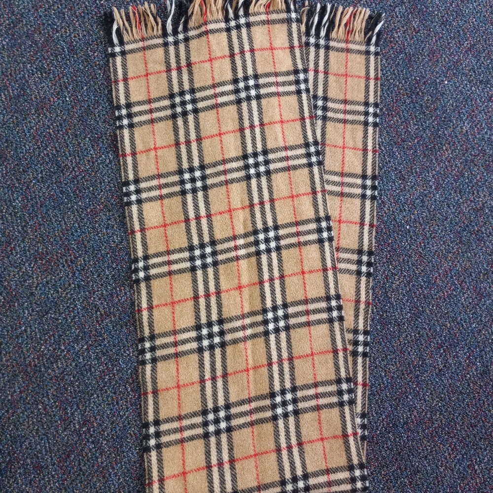 Vintage Burberry Scarve - Picture 2 of 5